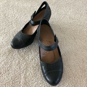 Taos Mary Jane heels